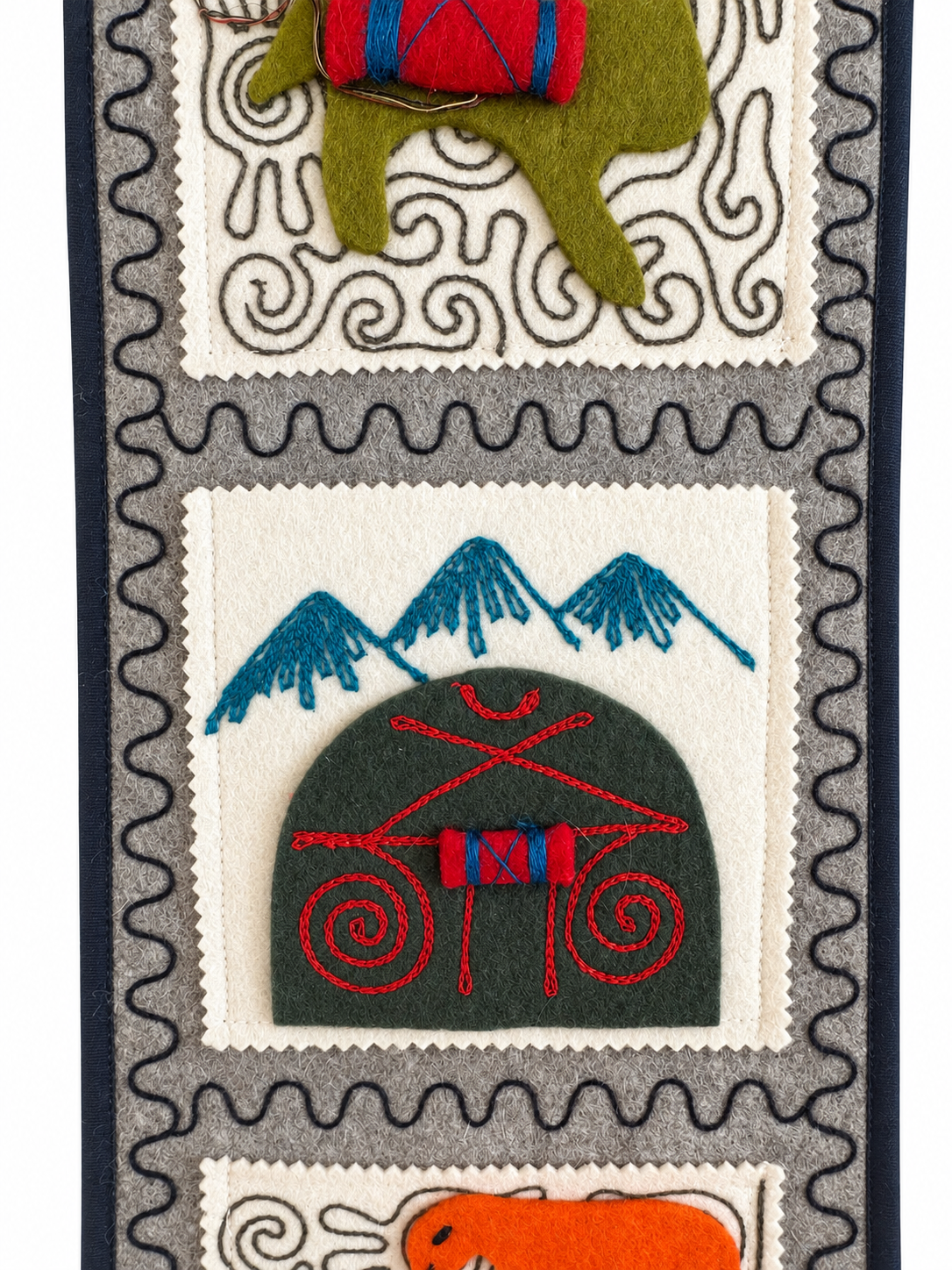 "Caravan Tales" felt organizer - Green Camel & Green Yurt