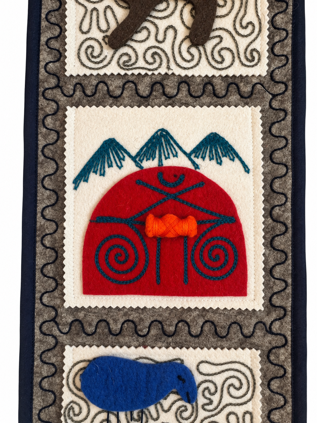 "Caravan Tales" felt organizer - Brown Camel & Red Yurt