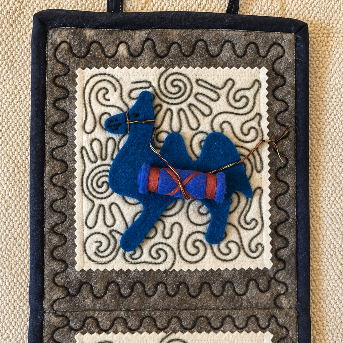 "Caravan Tales" felt organizer - Blue Camel & Green Yurt