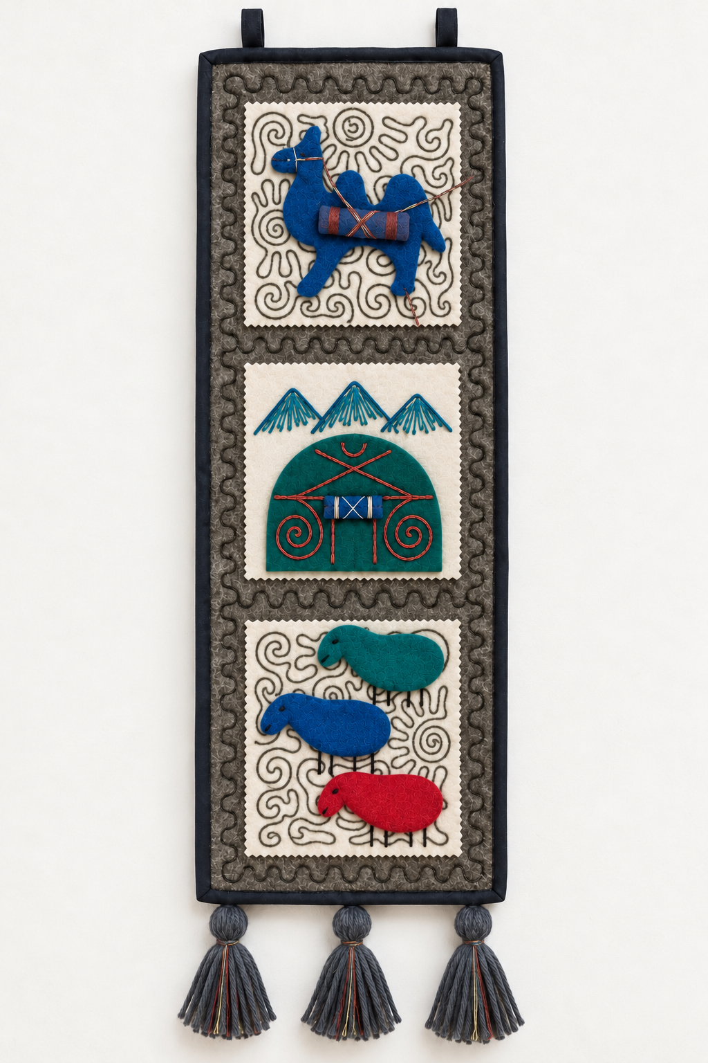 "Caravan Tales" felt organizer - Blue Camel & Green Yurt