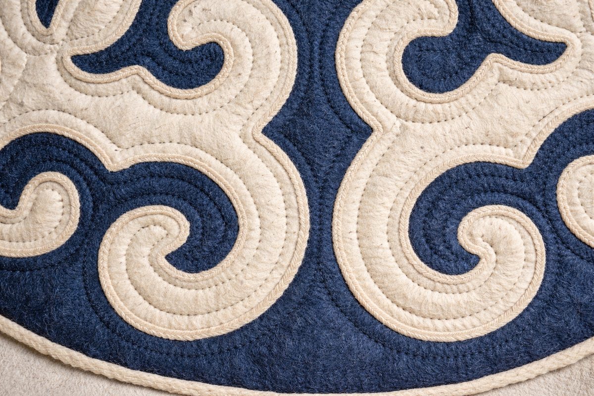 Blue & Ivory round Syrmak