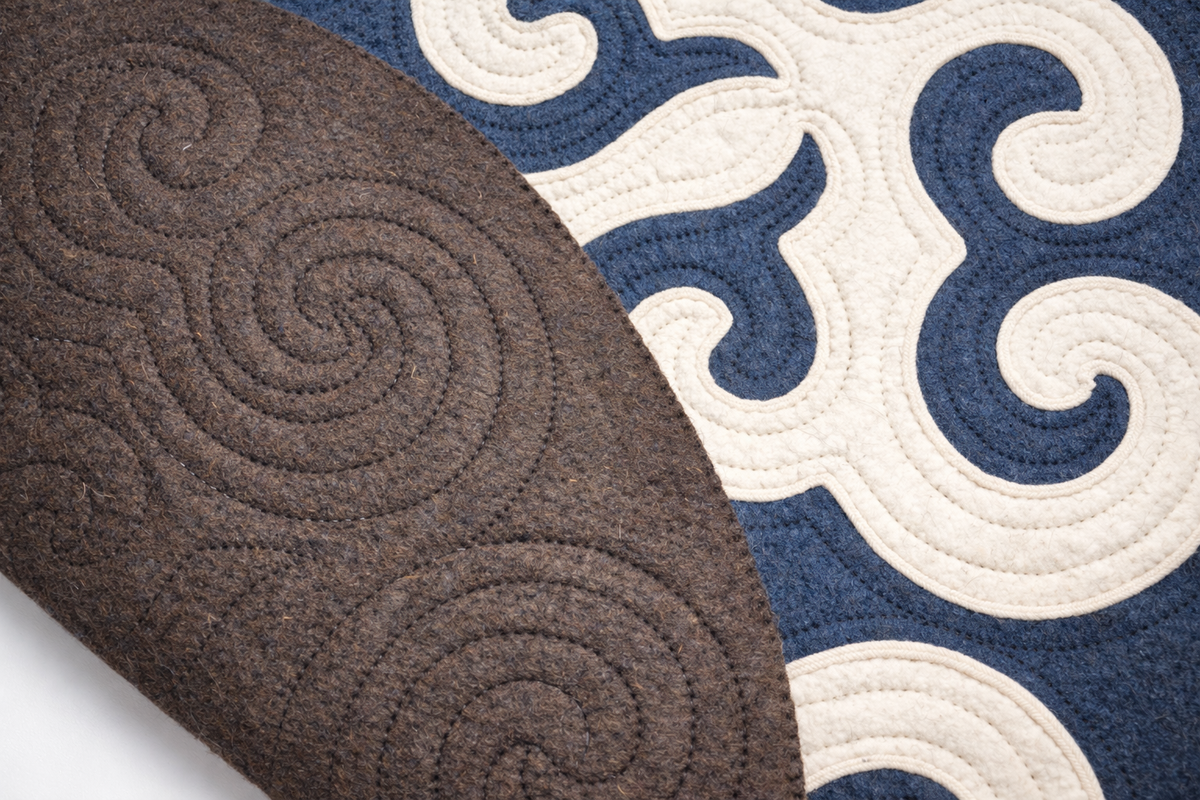 Blue & Ivory round Syrmak